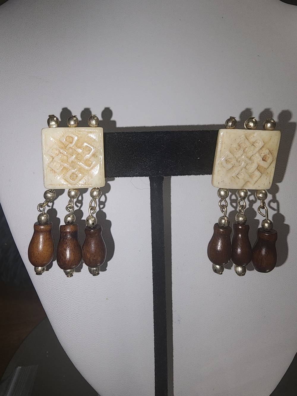 Tibetan Eternal Knot Carved Bone and Stone Post  Pierced Dangle Earrings - Picture 4 of 6
